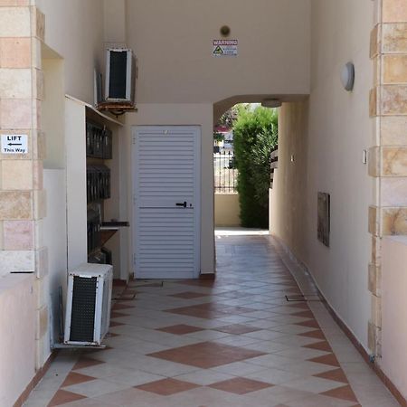 Sunset Apartment With Pool & 10 Mins To Venus Beach Paphos Exterior foto