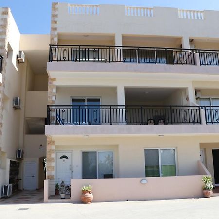 Sunset Apartment With Pool & 10 Mins To Venus Beach Paphos Exterior foto