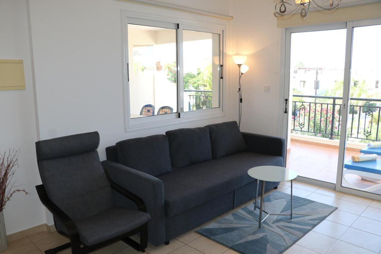 Sunset Apartment With Pool & 10 Mins To Venus Beach Paphos Exterior foto